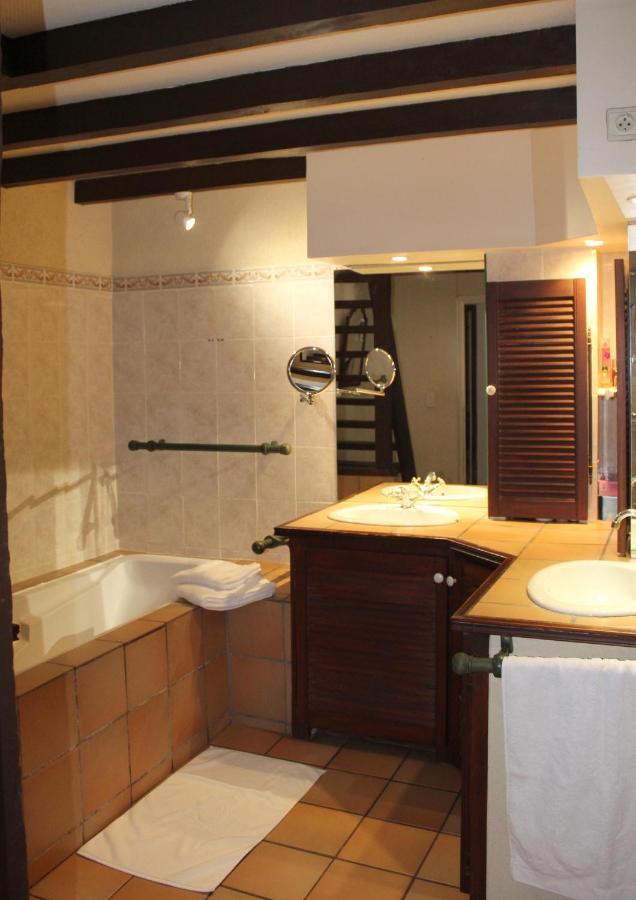 Maison De 1692 Et Son Jacuzzi Et Sa Dépendance, Avec Vue Exceptionnelle Sur La Cité Médiévale De Сasa de vacaciones