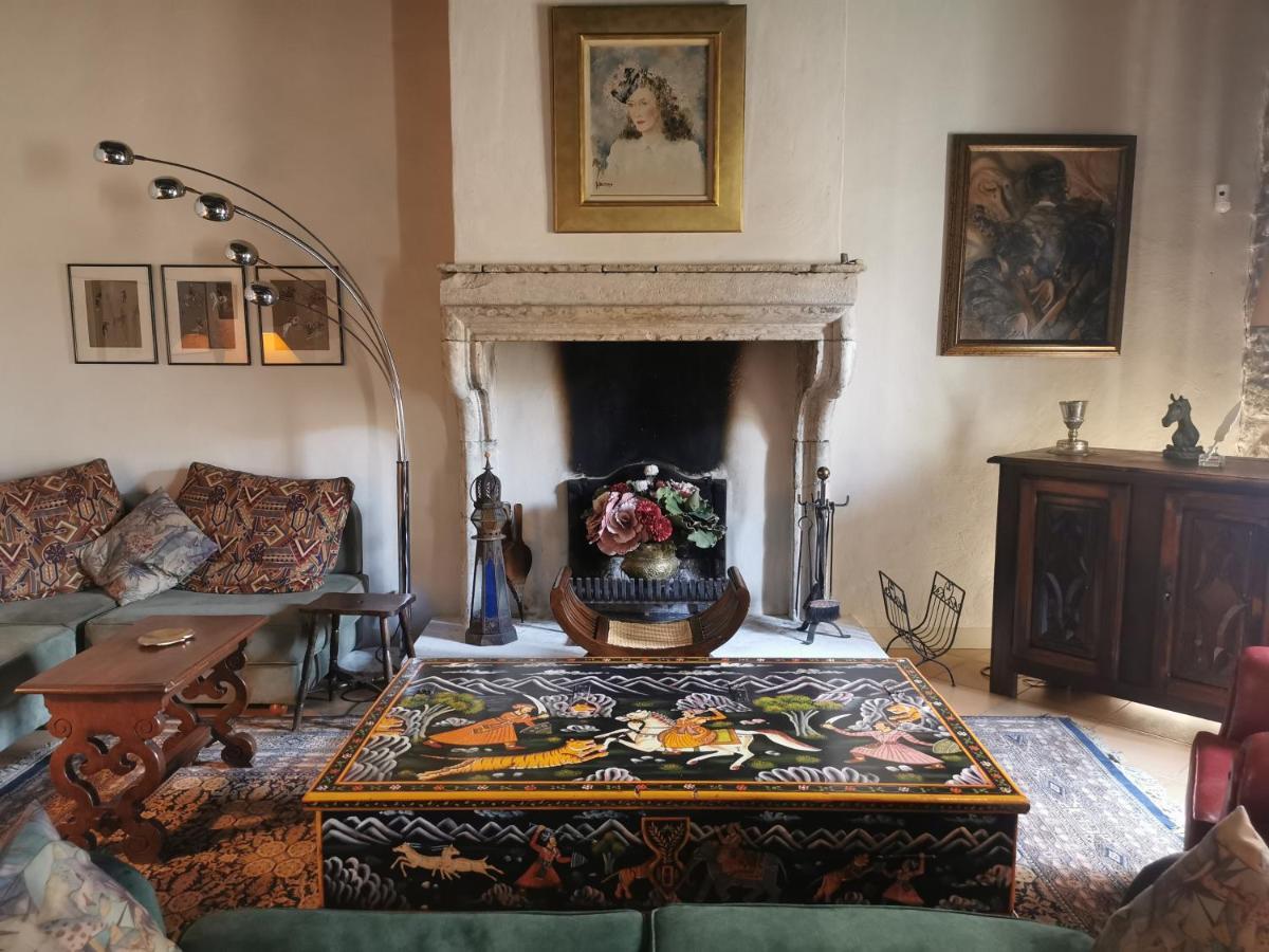 Сasa de vacaciones Maison De 1692 Et Son Jacuzzi Et Sa Dépendance, Avec Vue Exceptionnelle Sur La Cité Médiévale De *