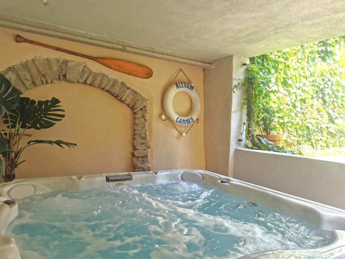 Maison De 1692 Et Son Jacuzzi Et Sa Dépendance, Avec Vue Exceptionnelle Sur La Cité Médiévale De